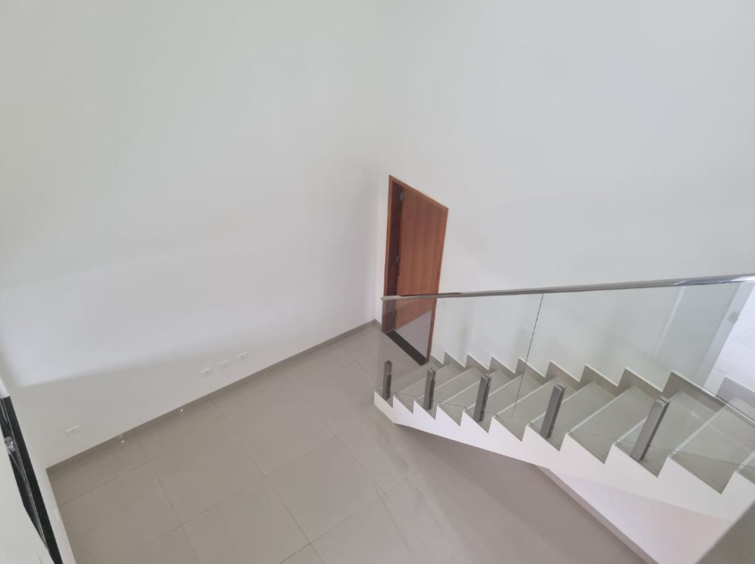 Imagens do imóveis Elegância e Conforto em Cada Detalhe – Casa Completa em Terreno de 241m