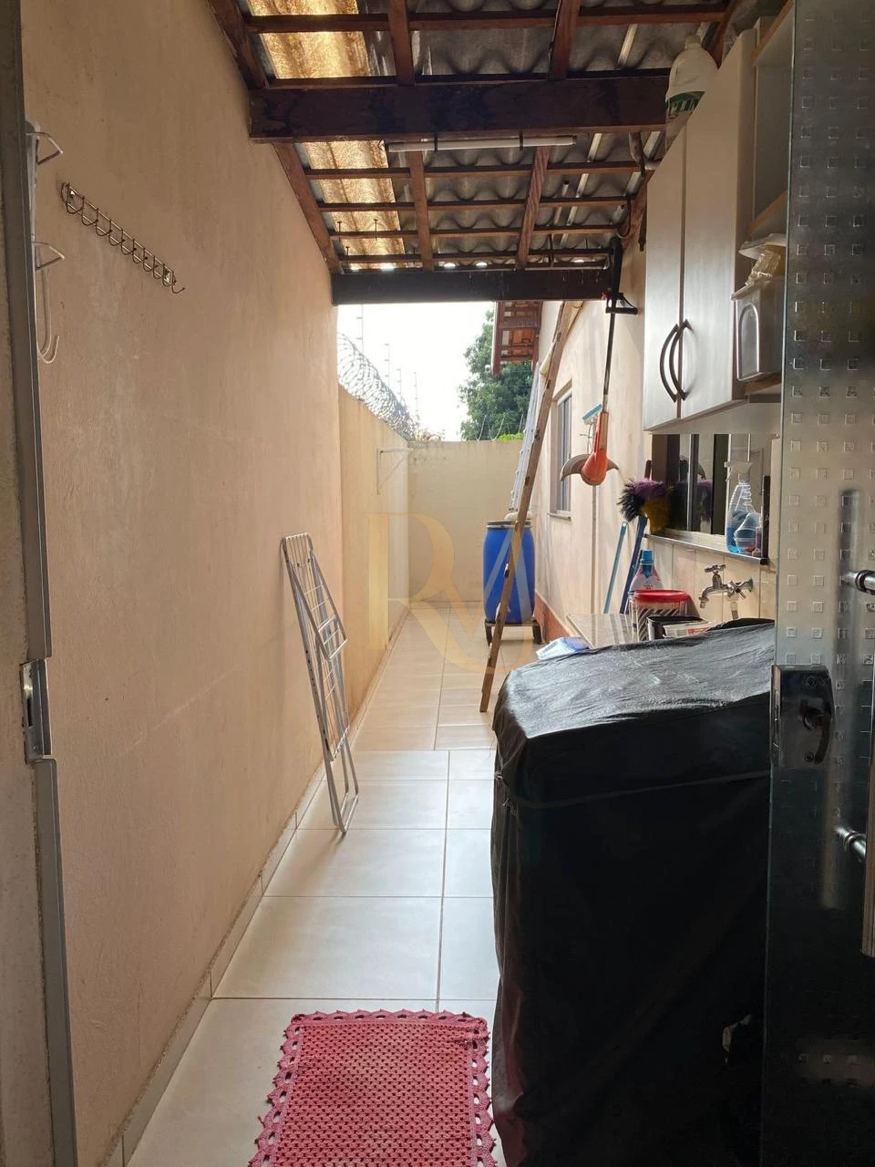 Imagens do imóveis Imovel a venda com piscina de esquina regiao Santo Antonio