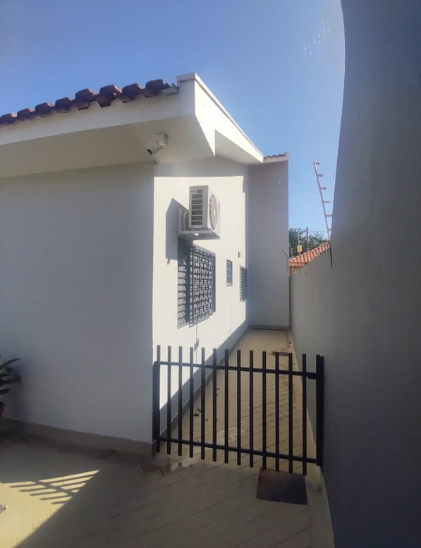 Imagens do imóveis Imóvel a venda com piscina e Câmeras de segurança
