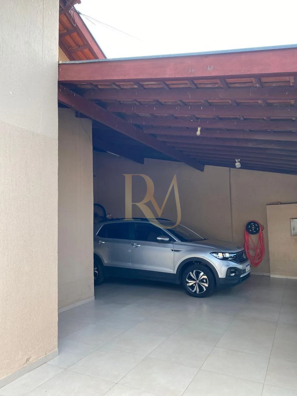 Imagens do imóveis Imovel a venda com piscina de esquina regiao Santo Antonio
