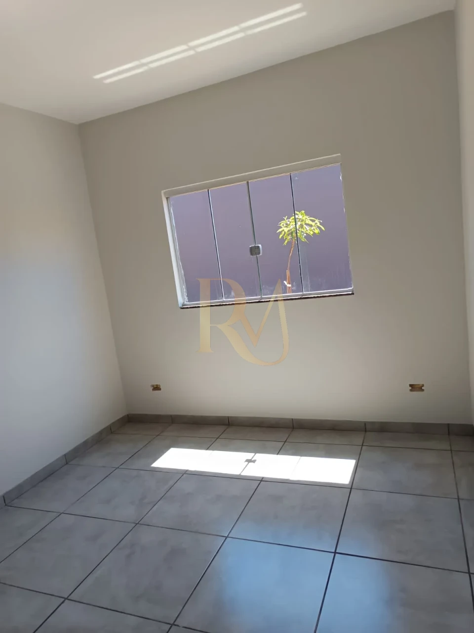 Imagens do imóveis IMOVEL EM CONDOMINIO A VENDA