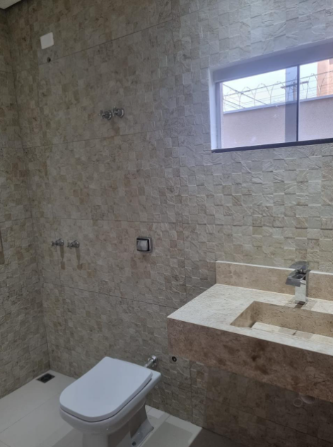 Imagens do imóveis Elegância e Conforto em Cada Detalhe – Casa Completa em Terreno de 241m