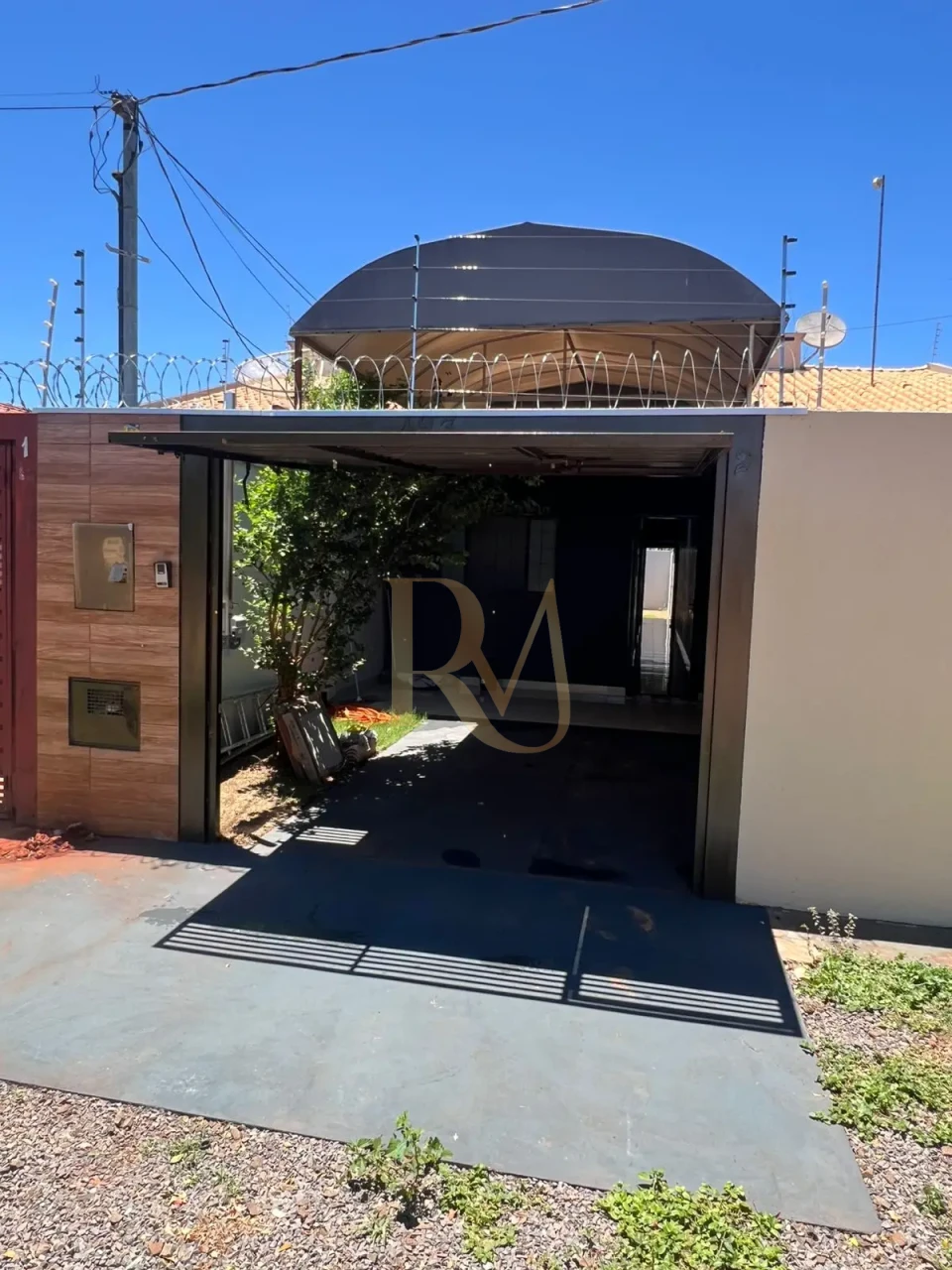 Imagens do imóveis CASA A VENDA COM ESPACO NO TERRENO PIONEIRAS