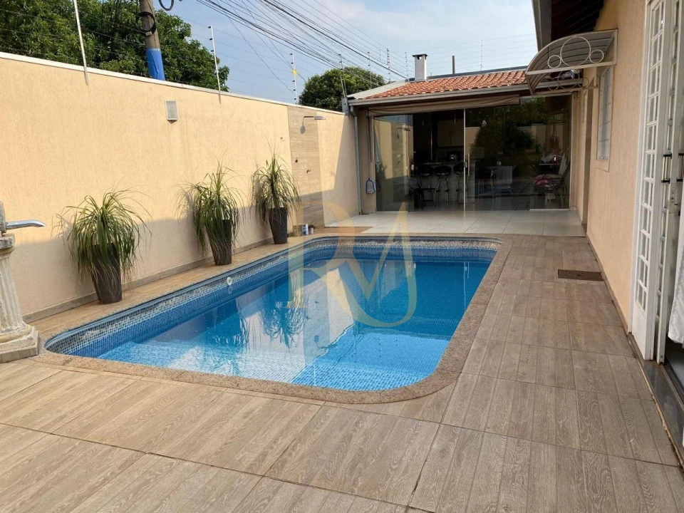 Imagens do imóveis Imovel a venda com piscina de esquina regiao Santo Antonio