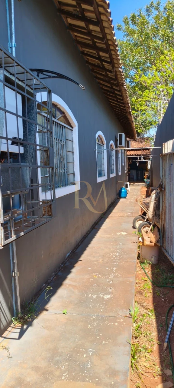 Imagens do imóveis Imóvel avenda no bairro santo Antônio com edícula no fundo