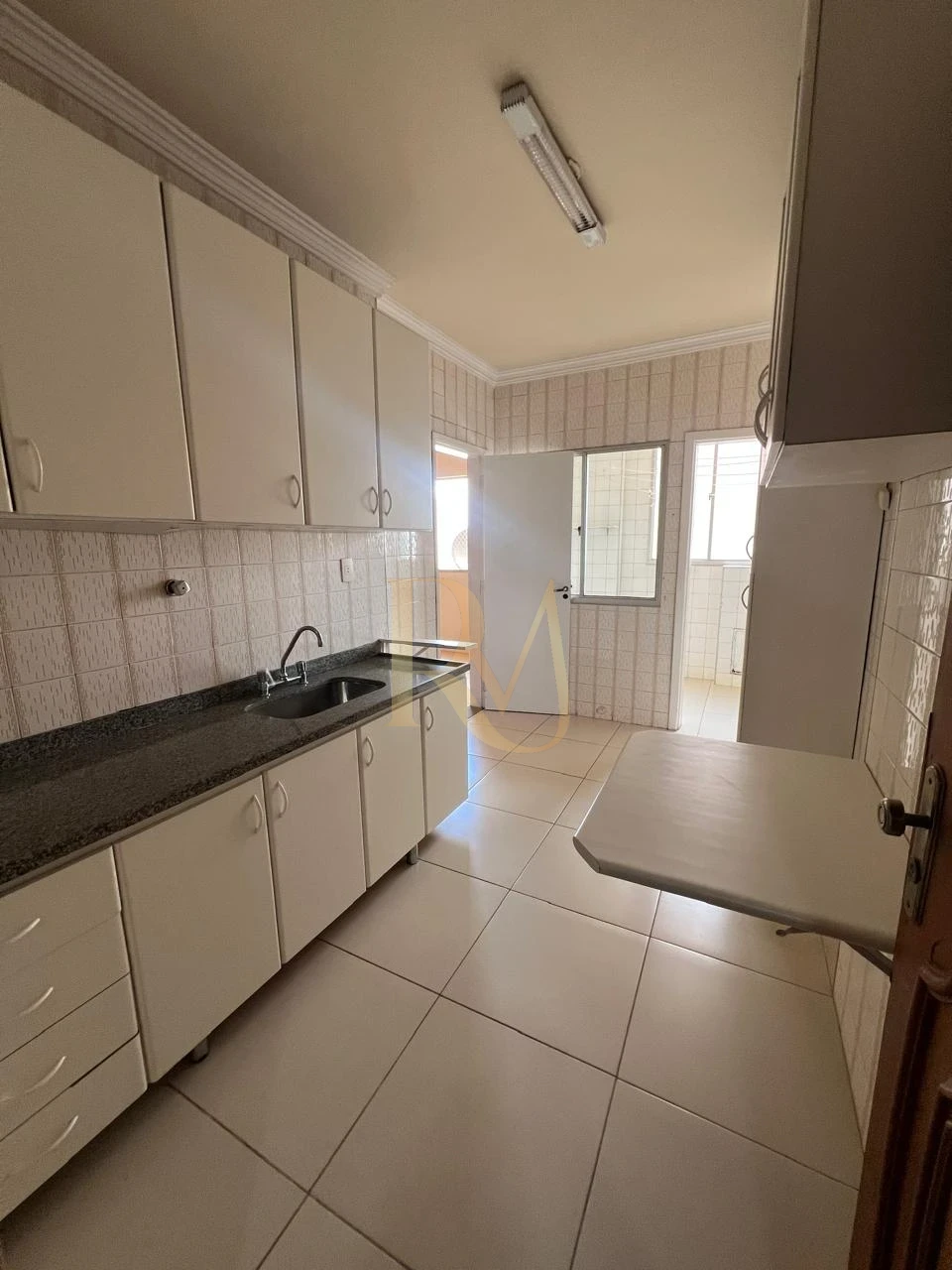 Imagens do imóveis OPORTUNIDADE APTO EDIFICIO DONA NETA