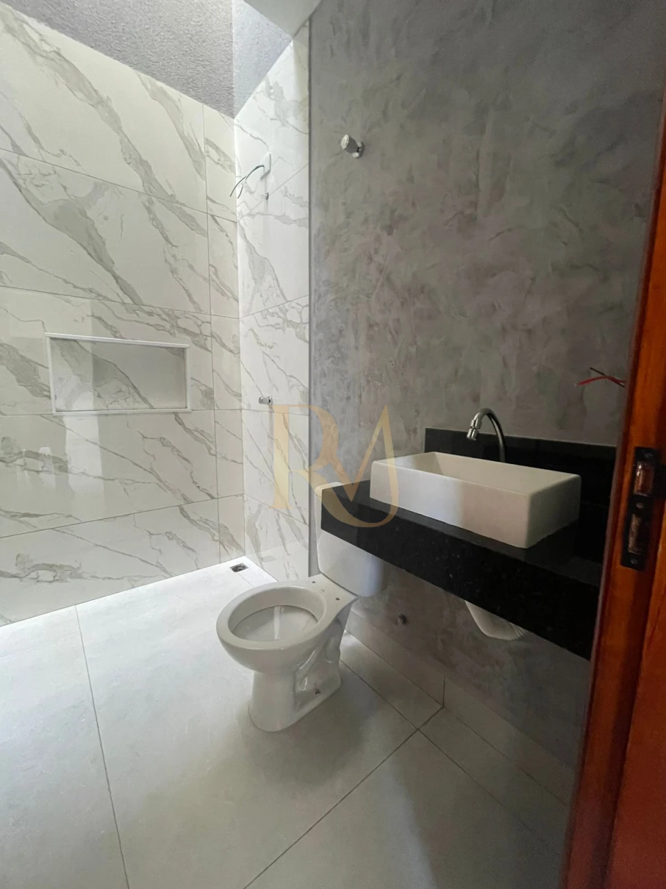 Imagens do imóveis CASA A VENDA FIGUEIRAS DOS PARQUE - 2 QUARTOS