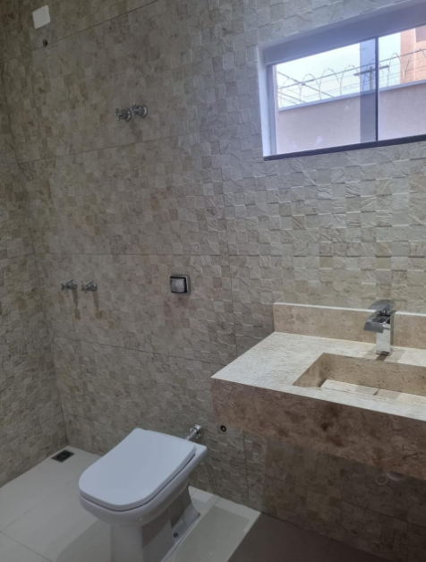 Imagens do imóveis Elegância e Conforto em Cada Detalhe – Casa Completa em Terreno de 241m