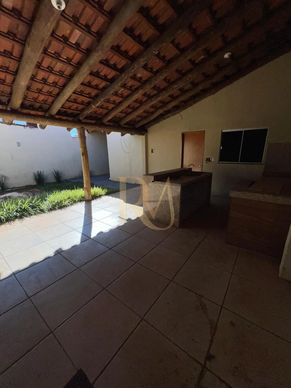 Imagens do imóveis Imóvel a venda- 03 quartos e área nos fundos