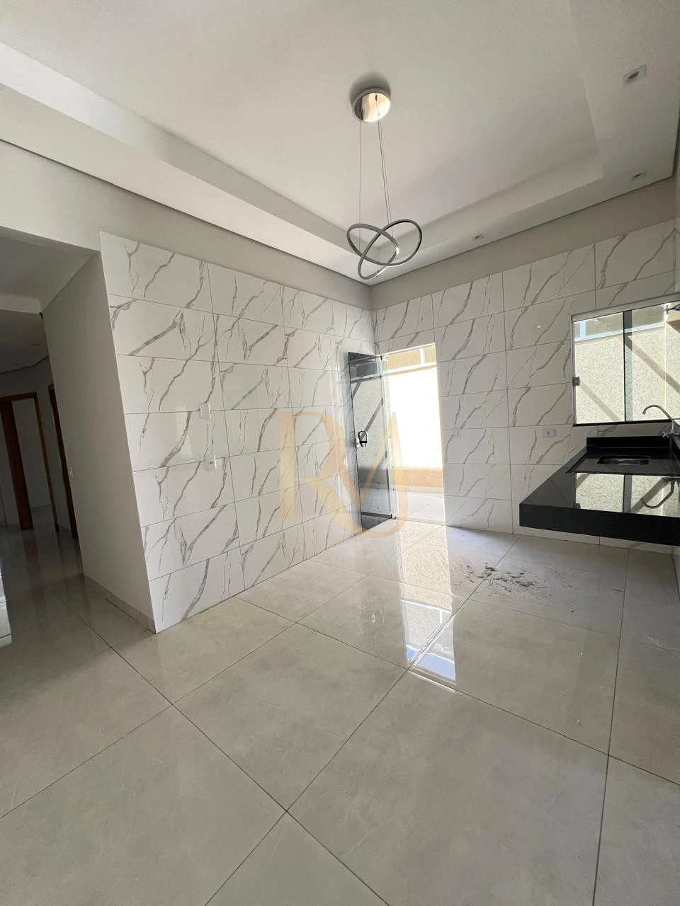 Imagens do imóveis CASA MODERNA COM AREA GOURMET NO FIGUEIRAS DO PARQUE