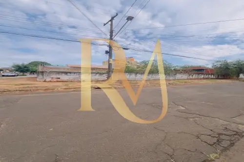 Imagens do imóveis terreno em ótimo localização- Prox. Euller 360m2 esquina