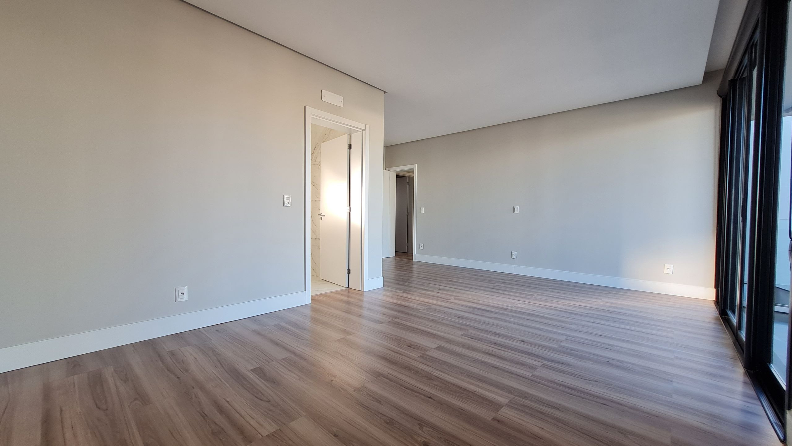 Imagens do imóveis CASA 3 SUÍTES CIDADE NOVA