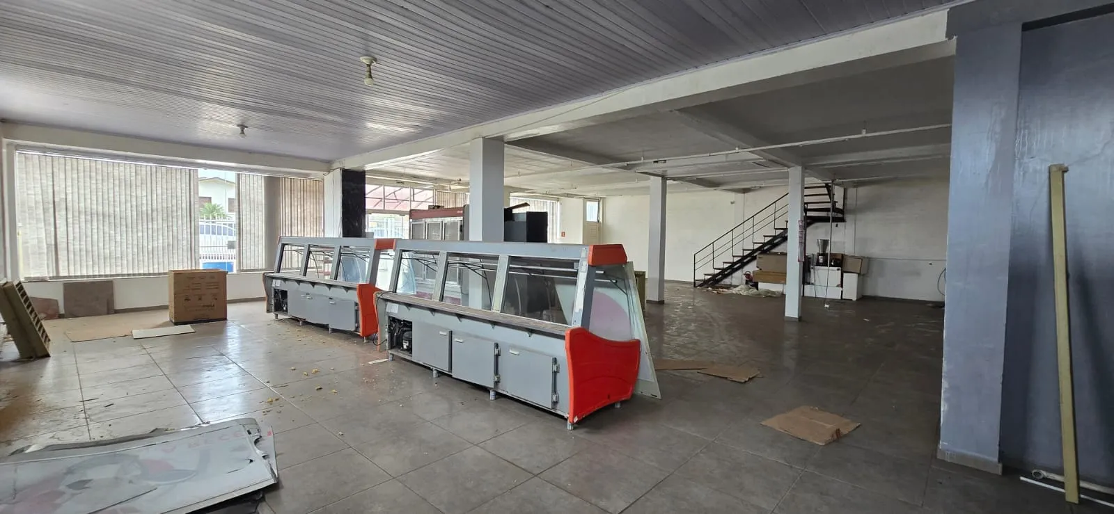 Imagens do imóveis PONTO COMERCIAL DE ESQUINA COM CASA 3 DORMITÓRIOS