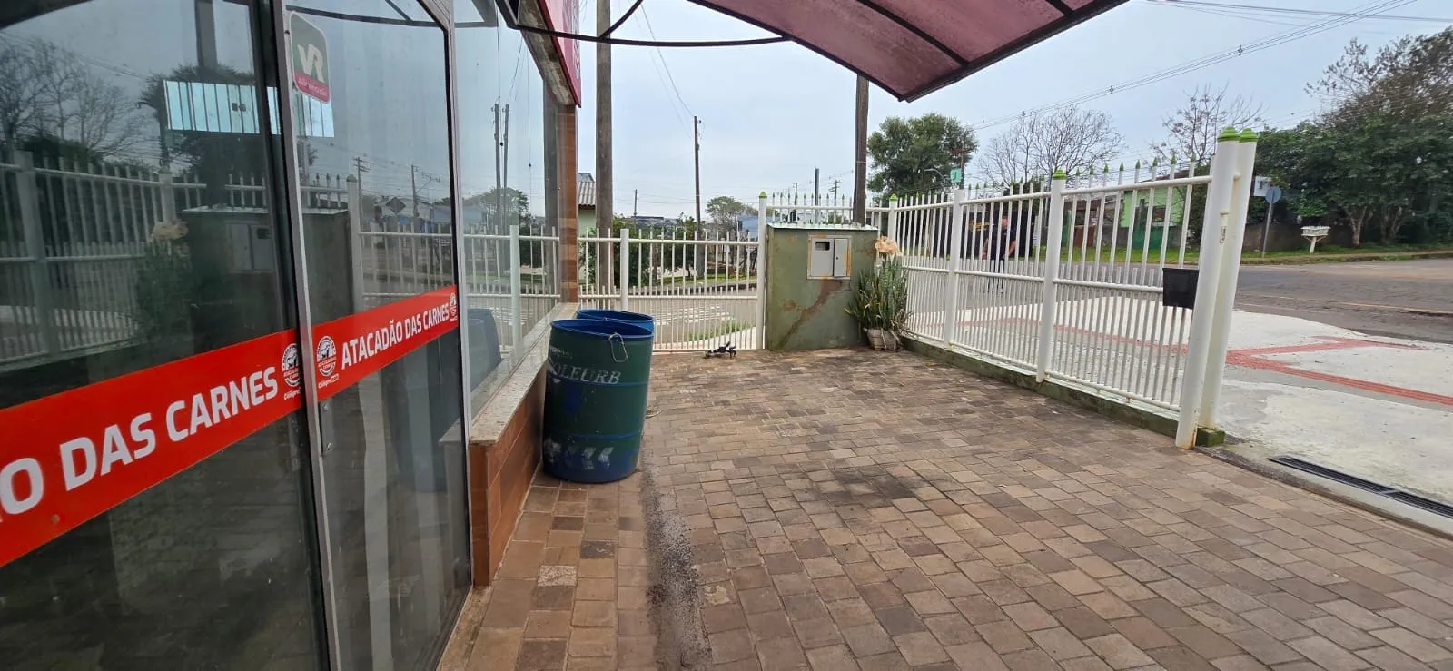 Imagens do imóveis PONTO COMERCIAL DE ESQUINA COM CASA 3 DORMITÓRIOS