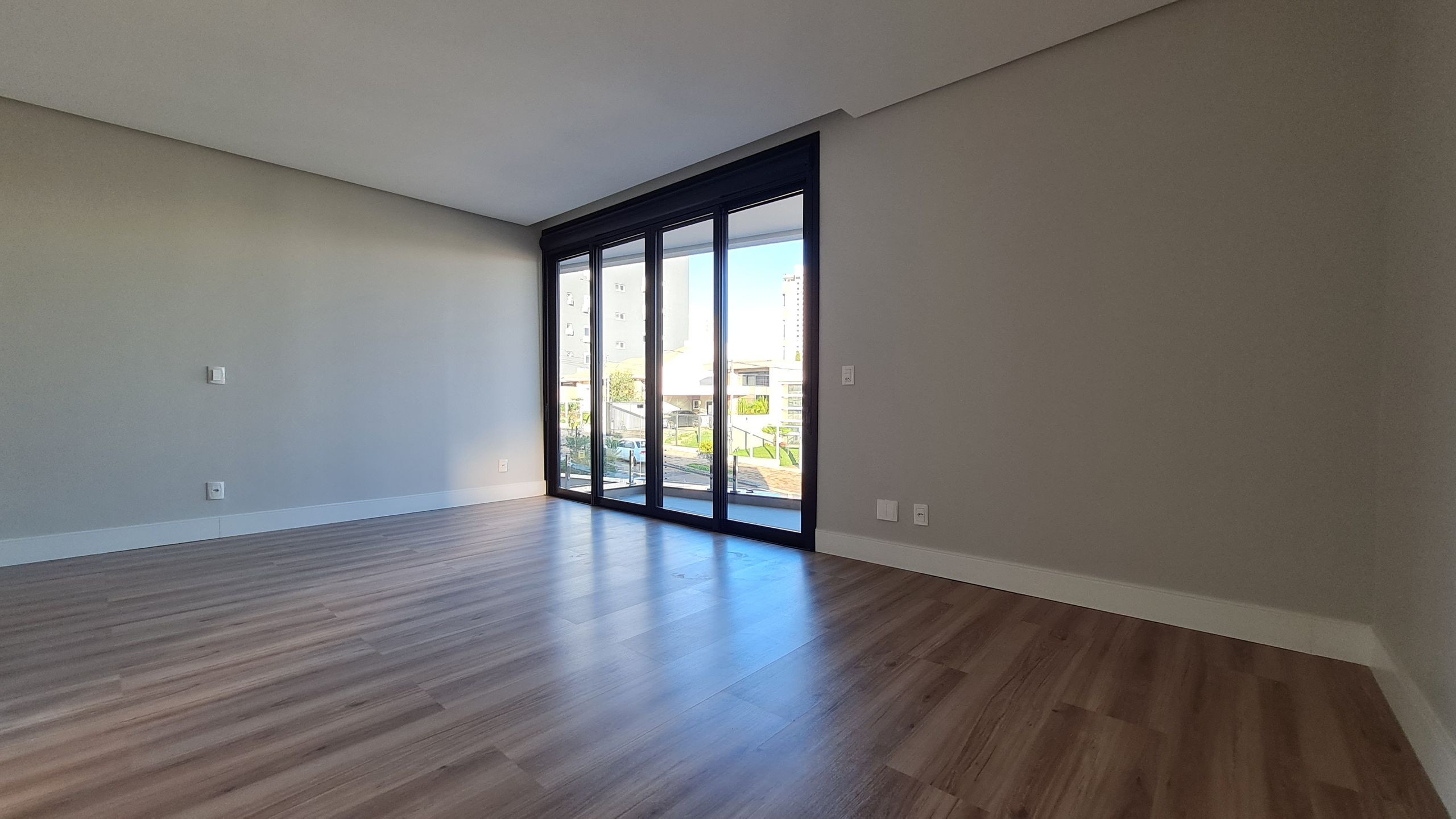 Imagens do imóveis CASA 3 SUÍTES CIDADE NOVA