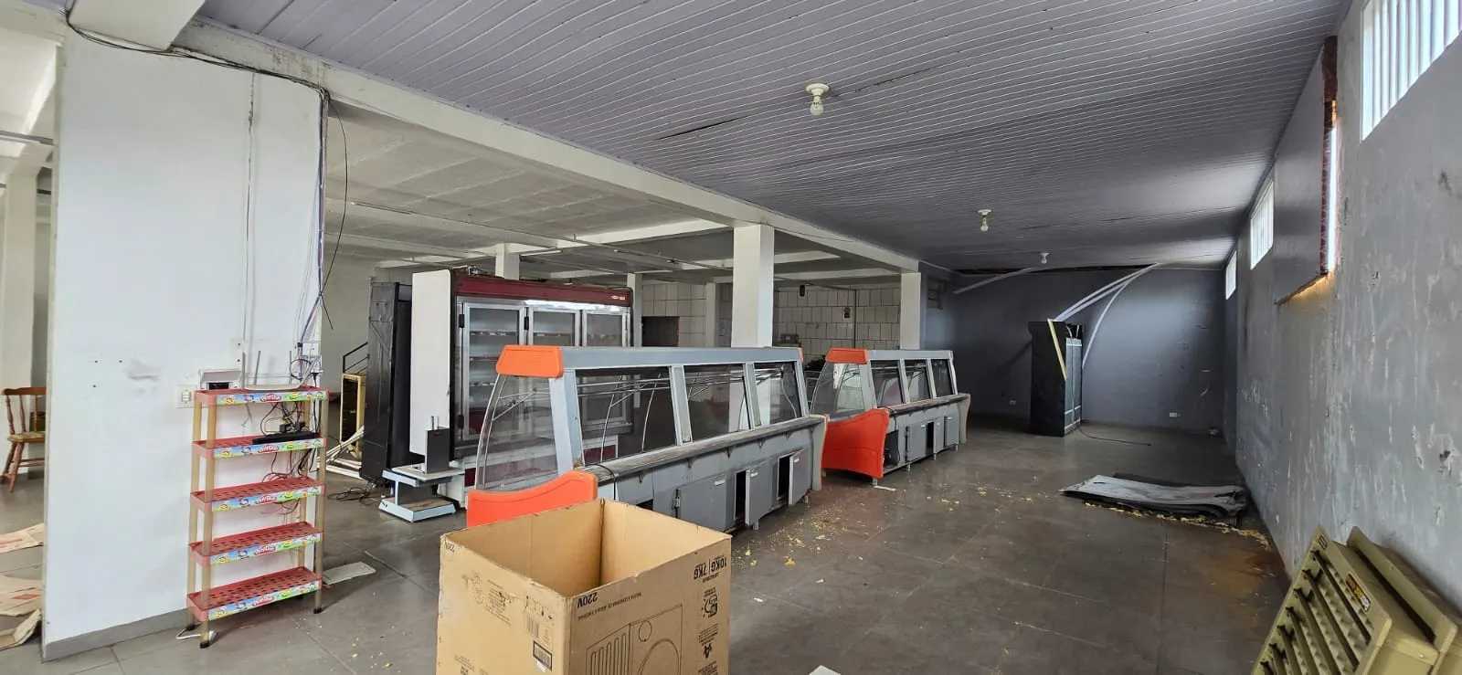 Imagens do imóveis PONTO COMERCIAL DE ESQUINA COM CASA 3 DORMITÓRIOS