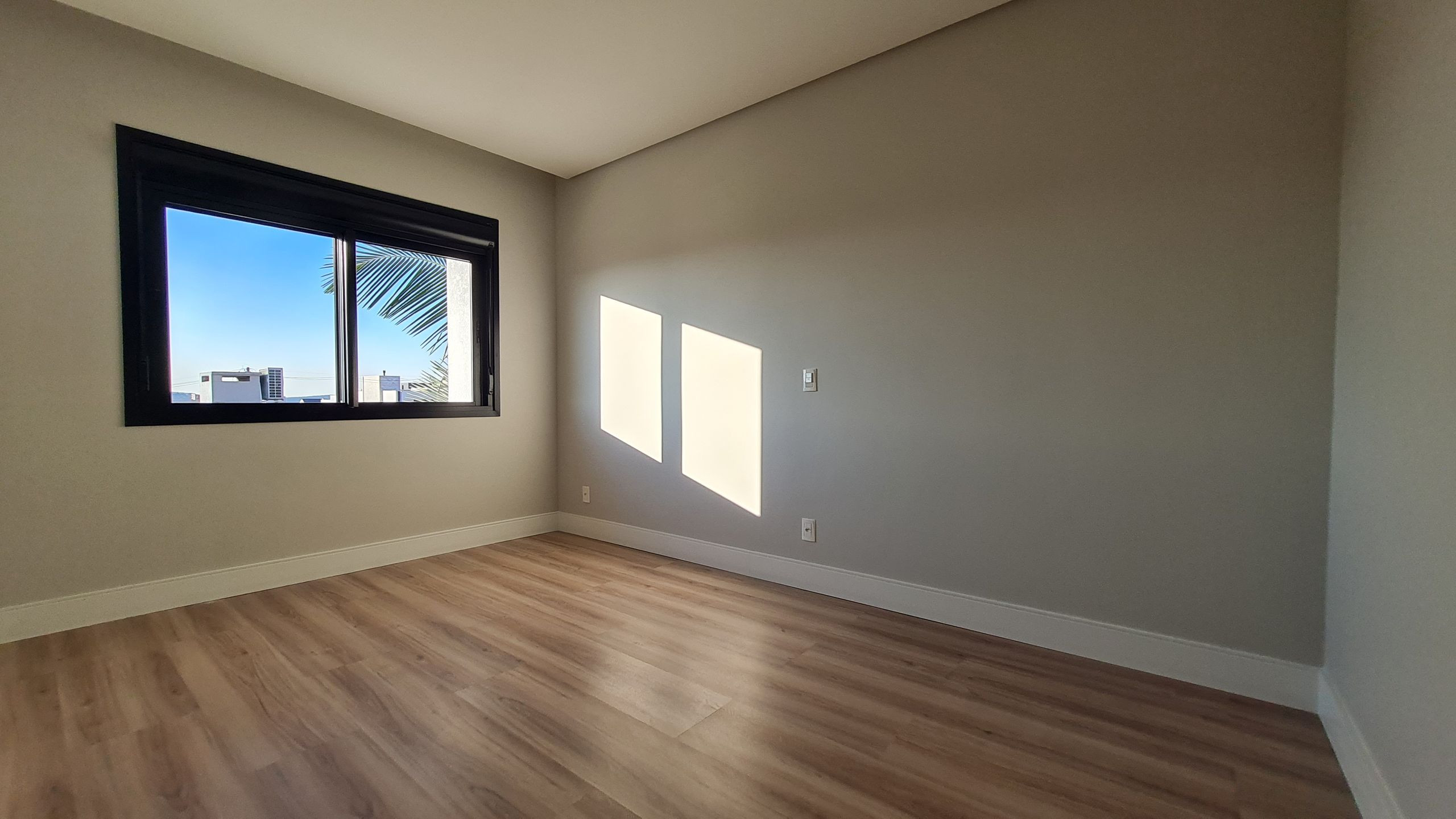 Imagens do imóveis CASA 3 SUÍTES CIDADE NOVA