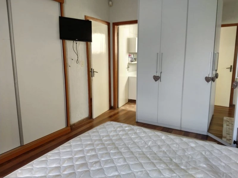 Excelente casa térrea próxima à RBS TV