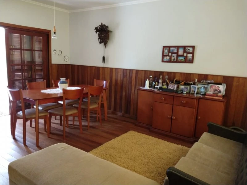 Excelente casa térrea próxima à RBS TV