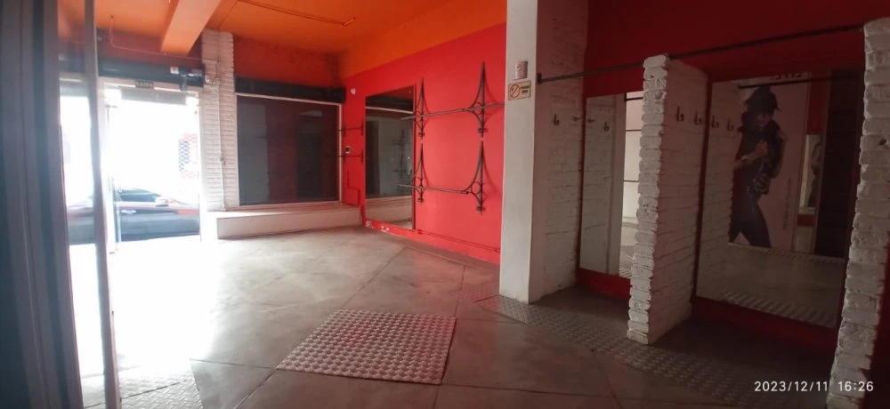 Imagens do imóveis Voluntários da Pátria quase esquina XV de Novembro