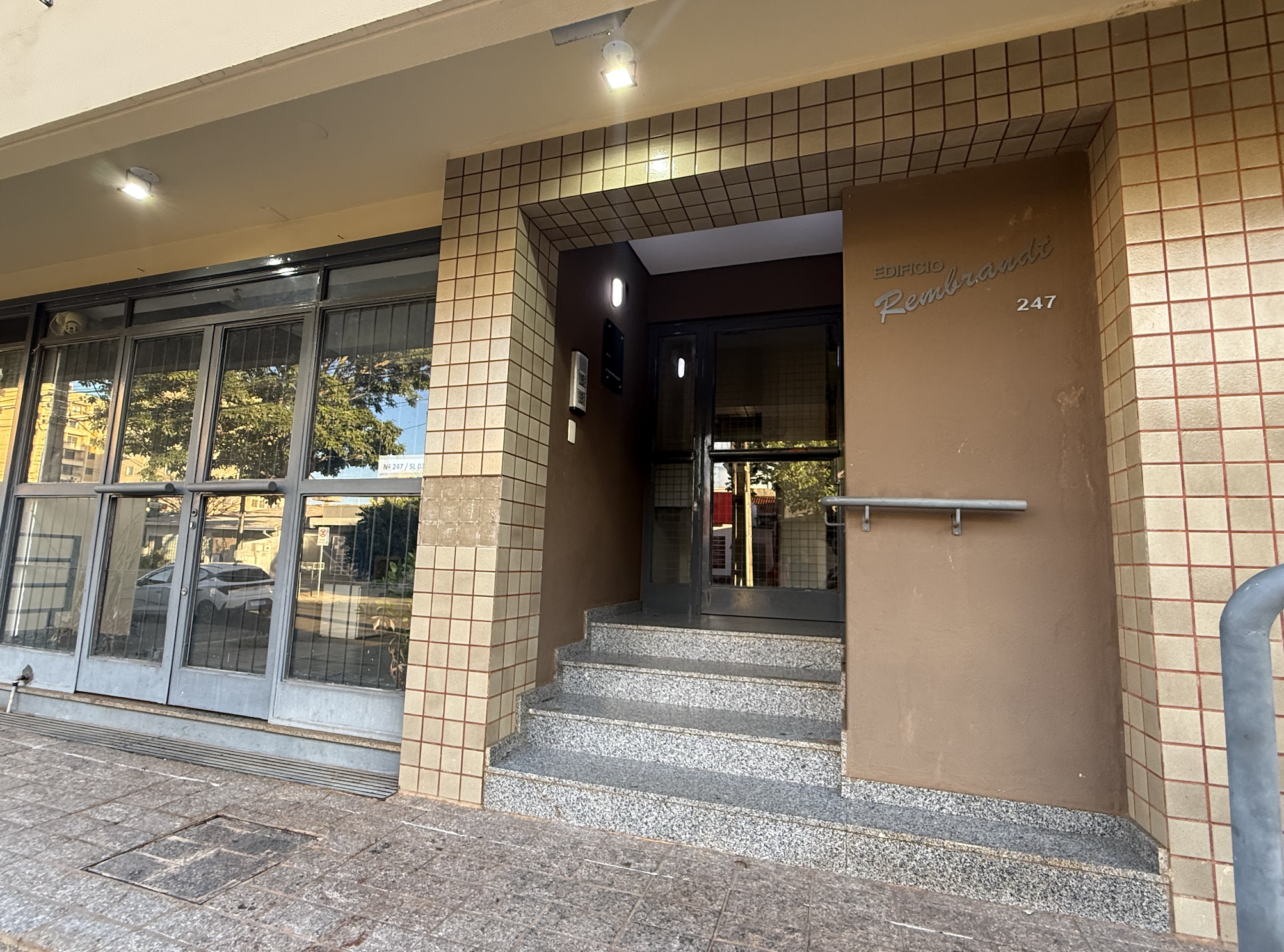 Imagens do imóveis Sala Comercial à Venda, Edifício Rembrandt, Centro, 62m², 1 vaga, Londrina/PR –Centro