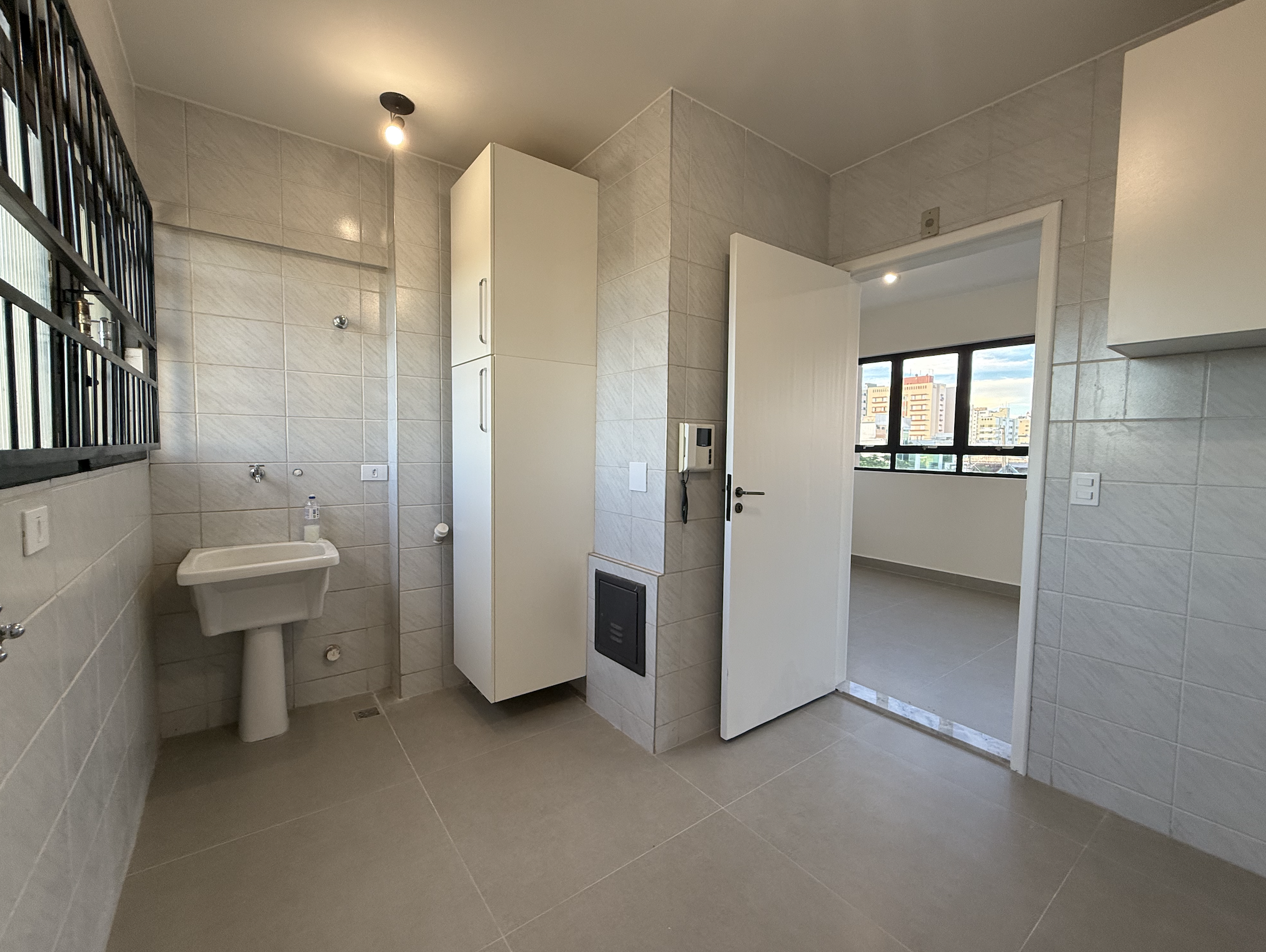 Imagens do imóveis Sala Comercial à Venda, Edifício Rembrandt, Centro, 62m², 1 vaga, Londrina/PR –Centro