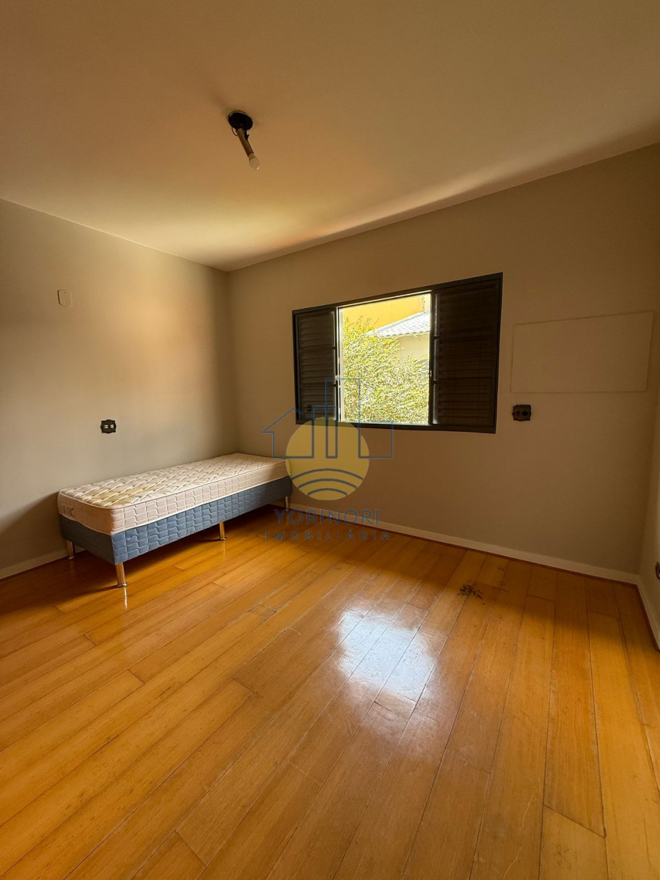 Imagens do imóveis Sobrado, Jardim Santo Antônio, 330m², 4 quartos, 1 suíte, 4 vagas, Londrina, Pr