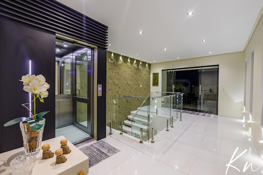 Imagens do imóveis Vendo ou alugo Luxuosa mansão triplex mobiliada com elevador localizada no Riviera Del Sol 