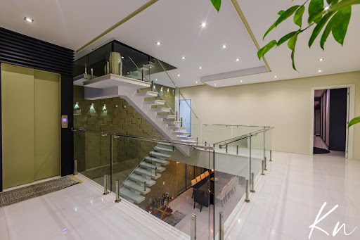 Imagens do imóveis Vendo ou alugo Luxuosa mansão triplex mobiliada com elevador localizada no Riviera Del Sol 