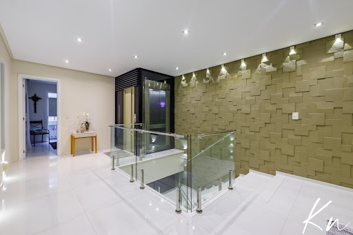 Imagens do imóveis Vendo ou alugo Luxuosa mansão triplex mobiliada com elevador localizada no Riviera Del Sol 