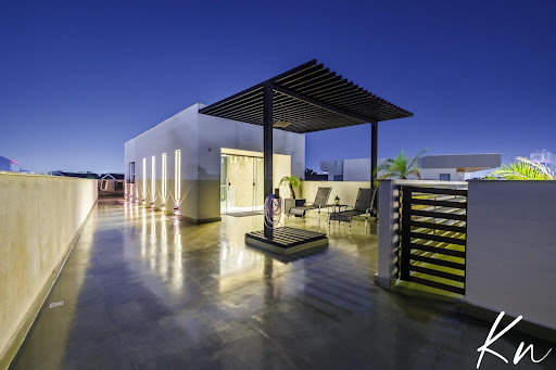 Imagens do imóveis Vendo ou alugo Luxuosa mansão triplex mobiliada com elevador localizada no Riviera Del Sol 