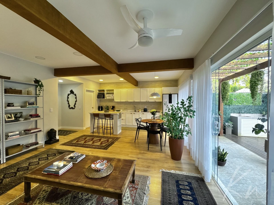 Imagens do imóveis Exclusiva casa pronta para morar no coração do polo gastronômico de Vargem Grande