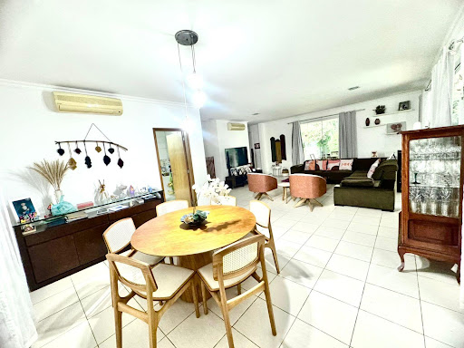 Imagens do imóveis Casa de Condomínio com 4 suítes para venda ou aluguel, 280m² - Vargem Grande