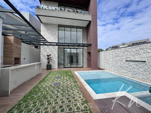 Imagens do imóveis Casa Triplex de Alto Padrão no Recreio dos Bandeirantes
