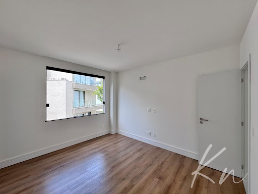 Imagens do imóveis Casa Triplex de Alto Padrão no Recreio dos Bandeirantes