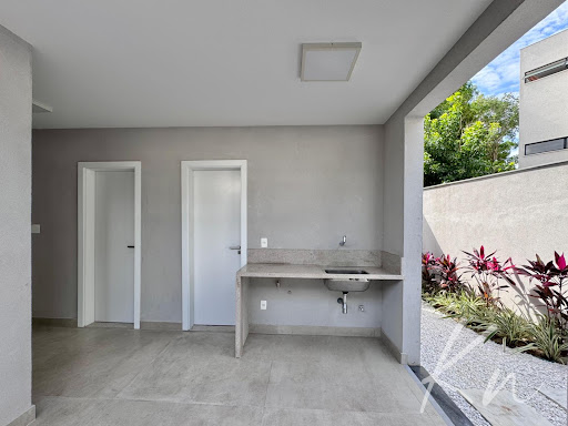 Imagens do imóveis Casa Triplex de Alto Padrão no Recreio dos Bandeirantes