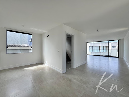 Imagens do imóveis Casa Triplex de Alto Padrão no Recreio dos Bandeirantes
