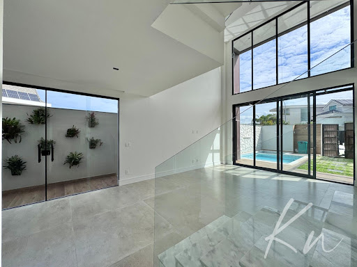 Imagens do imóveis Casa Triplex de Alto Padrão no Recreio dos Bandeirantes