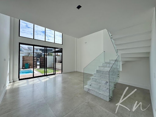 Imagens do imóveis Casa Triplex de Alto Padrão no Recreio dos Bandeirantes