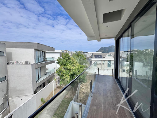 Imagens do imóveis Casa Triplex de Alto Padrão no Recreio dos Bandeirantes