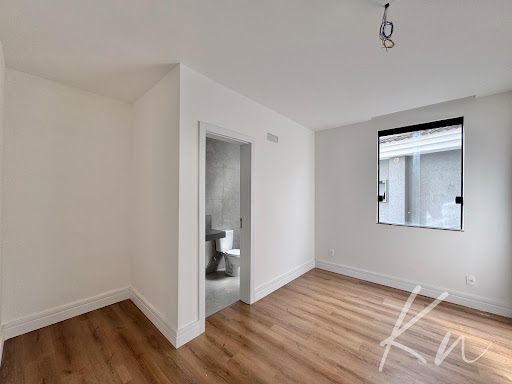 Imagens do imóveis Casa Triplex de Alto Padrão no Recreio dos Bandeirantes