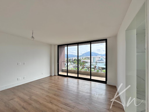 Imagens do imóveis Casa Triplex de Alto Padrão no Recreio dos Bandeirantes