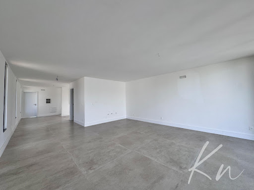 Imagens do imóveis Casa Triplex de Alto Padrão no Recreio dos Bandeirantes