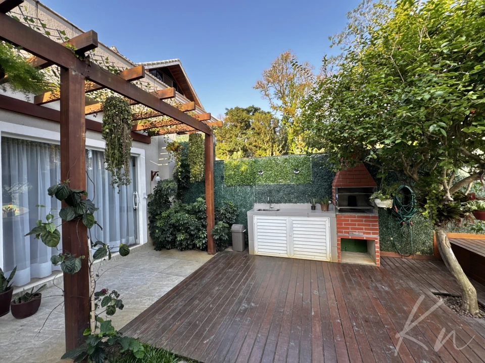 Imagens do imóveis Exclusiva casa pronta para morar no coração do polo gastronômico de Vargem Grande