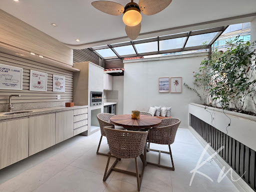 Imagens do imóveis Alugo ou vendo excelente casa triplex mobiliada Recreio