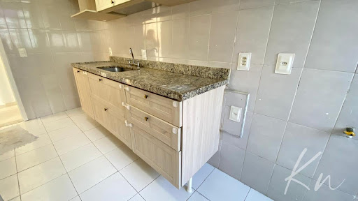 Imagens do imóveis Apartamento com 78m2, 3 quartos, 1 suite e 1 vaga. Pronta para morar com armários na cozinha, banheiro e quartos.