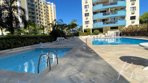 Imagens do imóveis Apartamento com 78m2, 3 quartos, 1 suite e 1 vaga. Pronta para morar com armários na cozinha, banheiro e quartos.