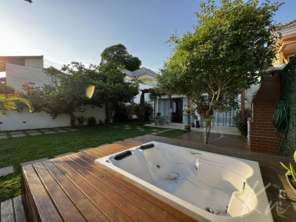 Imagens do imóveis Exclusiva casa pronta para morar no coração do polo gastronômico de Vargem Grande