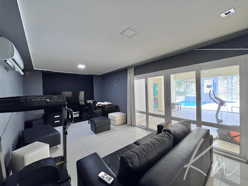 Imagens do imóveis Linda Casa Condomínio Santa Mônica Jardins- Barra da Tijuca