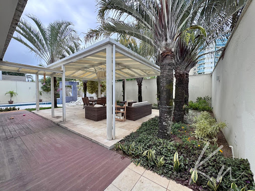 Imagens do imóveis Linda Casa Condomínio Santa Mônica Jardins- Barra da Tijuca